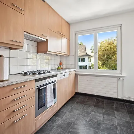 Homey Comfort In Oerlikon