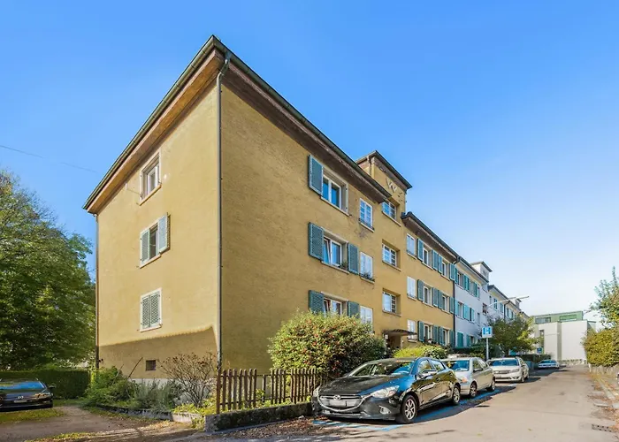 Homey Comfort In Oerlikon Zürih