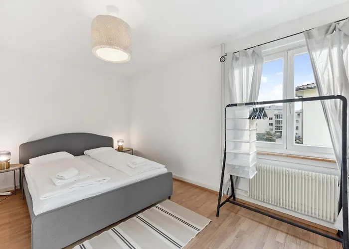 Homey Comfort In Oerlikon * Zürih